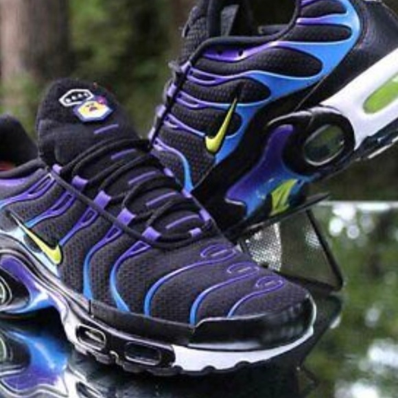 NIKE SHOES - Picture 8 of 8